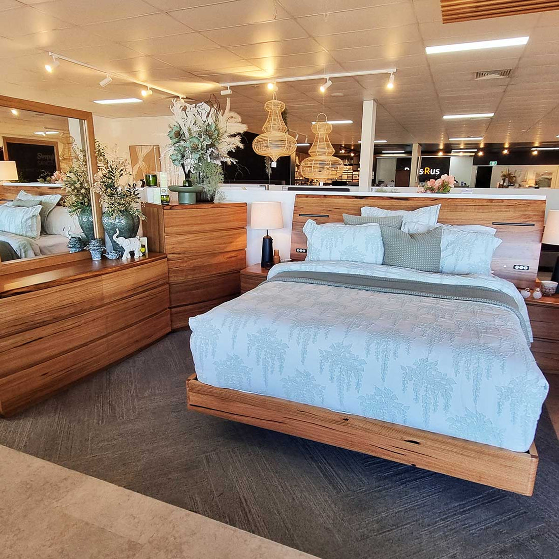 Esperance Bedroom Set