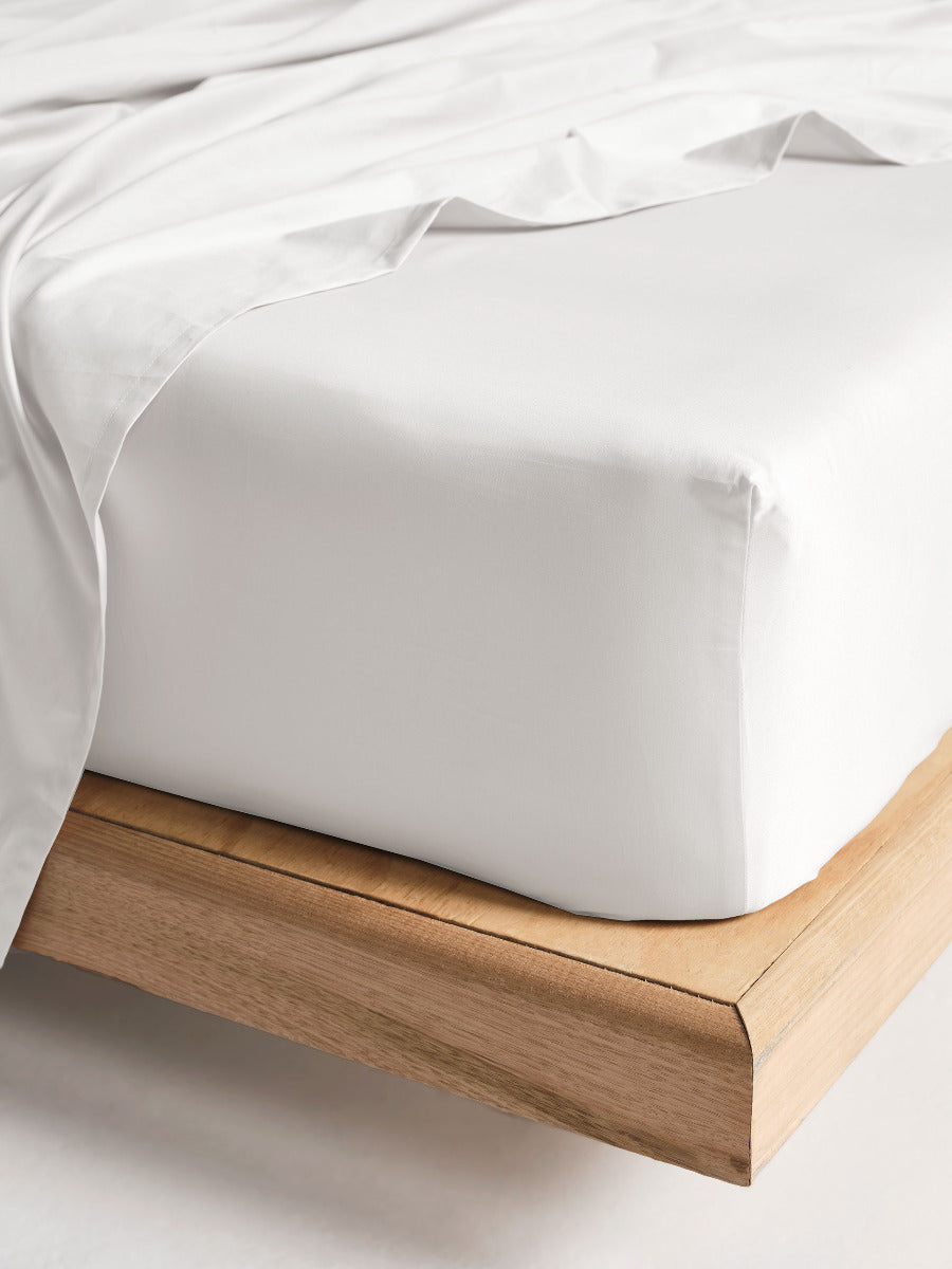 Vienna White Fitted Sheet 50cm